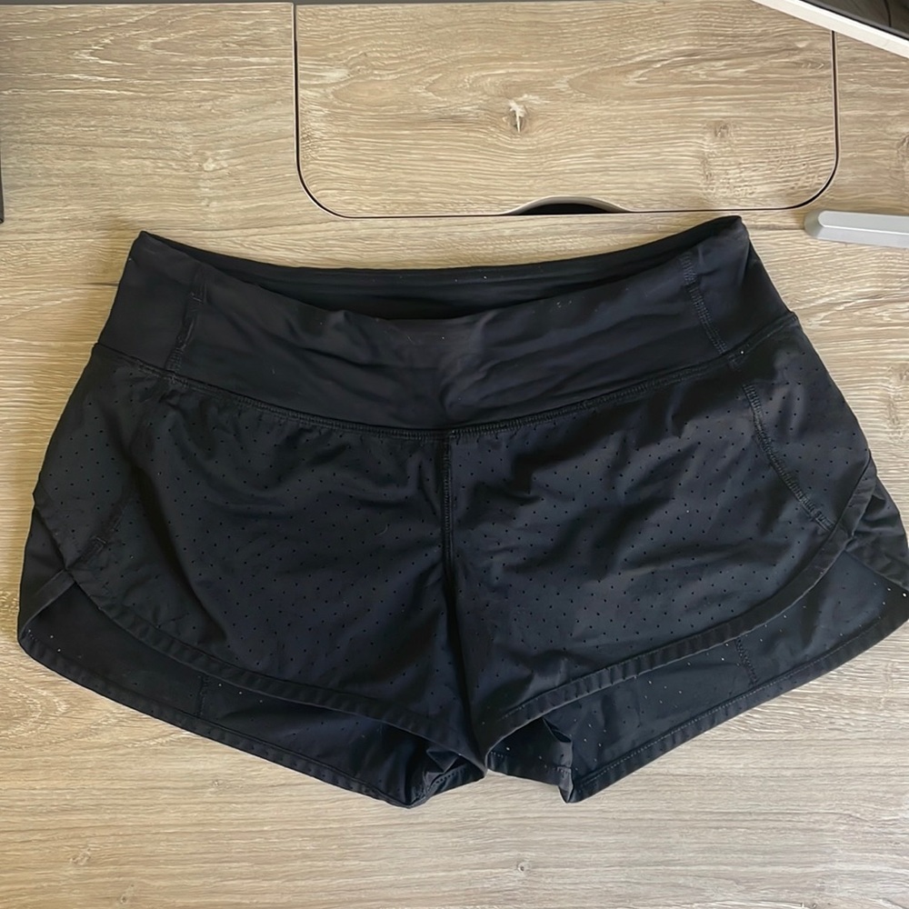 Black Micro Mesh Lululemon Speed Up Short - Size 4